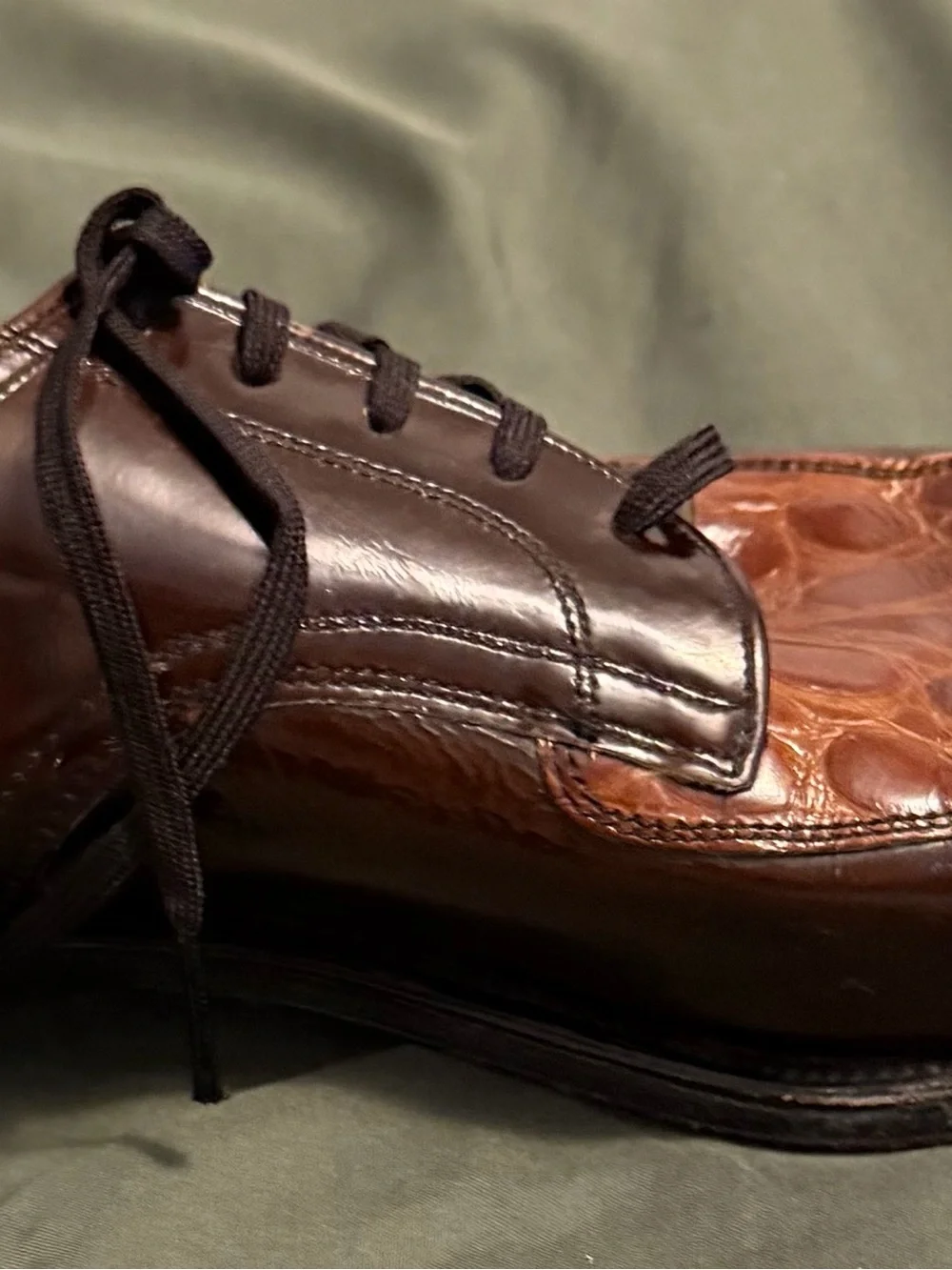 Supreme Brown Two-Tone Leather Oxford Shoes